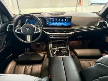 X5 xDrive 30d M-SPORT PANO/LUFT/22''/AHK/7 SITZE