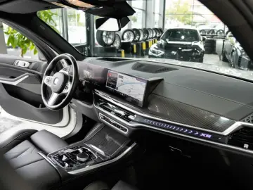 X5 xDrive30d M SPORT PRO 7.Sitze 22LM AHK 2-Achs