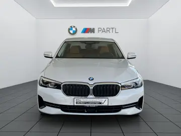 BMW 520d xDrive Limo. LED ACC RFK Massage