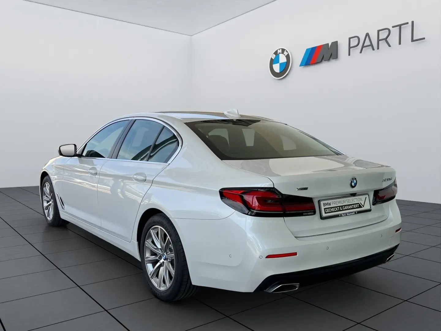BMW 520d xDrive Limo. LED ACC RFK Massage