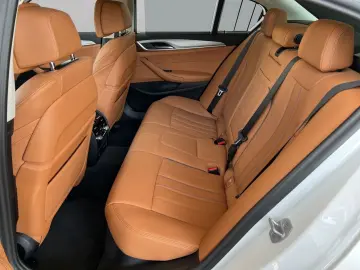 BMW 520d xDrive Limo. LED ACC RFK Massage