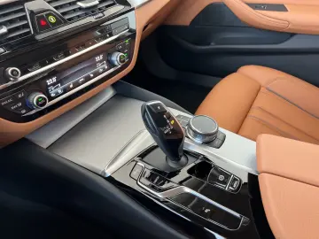 BMW 520d xDrive Limo. LED ACC RFK Massage