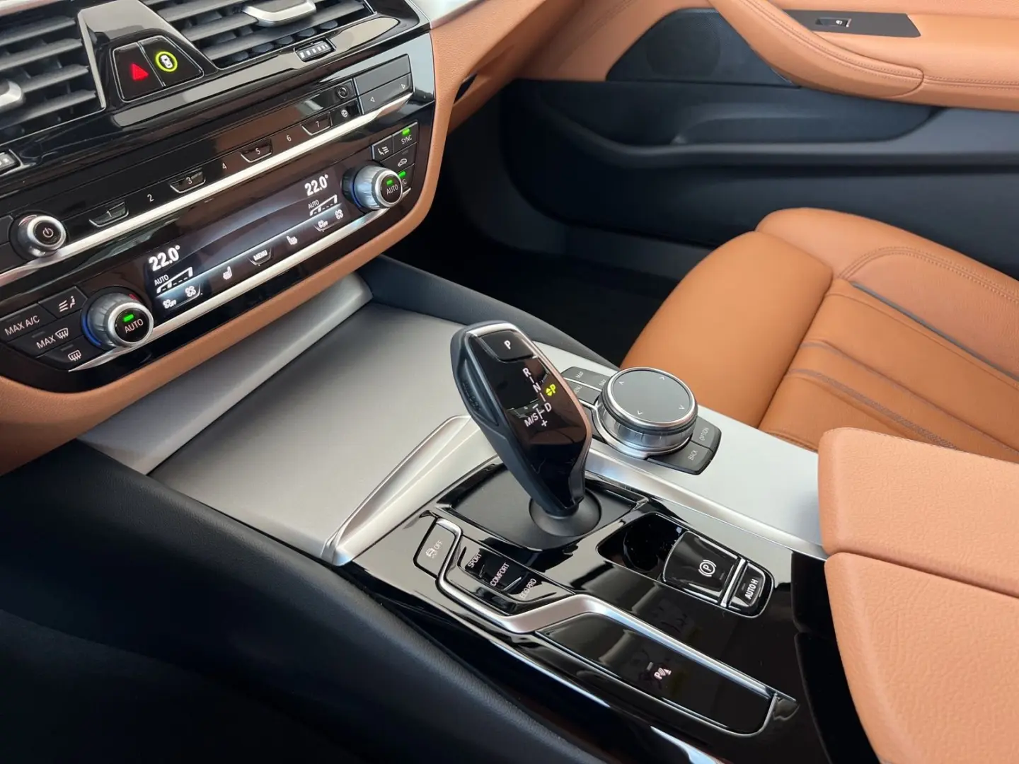 BMW 520d xDrive Limo. LED ACC RFK Massage