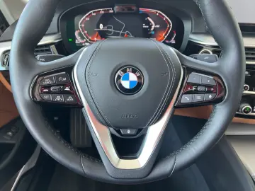 BMW 520d xDrive Limo. LED ACC RFK Massage