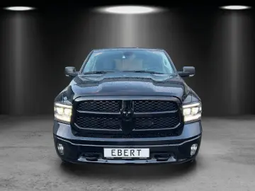 RAM 1500 Crew Cab Classic Black LPG/LED/AHK 3500