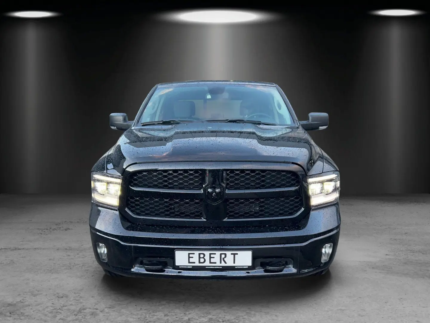 RAM 1500 Crew Cab Classic Black LPG/LED/AHK 3500