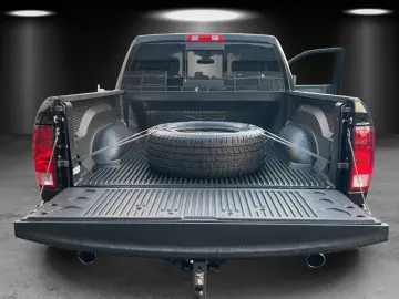 RAM 1500 Crew Cab Classic Black LPG/LED/AHK 3500