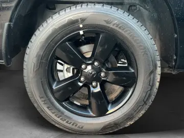 RAM 1500 Crew Cab Classic Black LPG/LED/AHK 3500