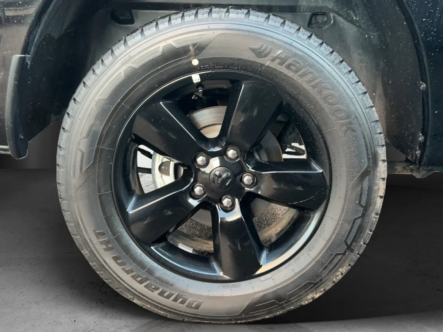 RAM 1500 Crew Cab Classic Black LPG/LED/AHK 3500