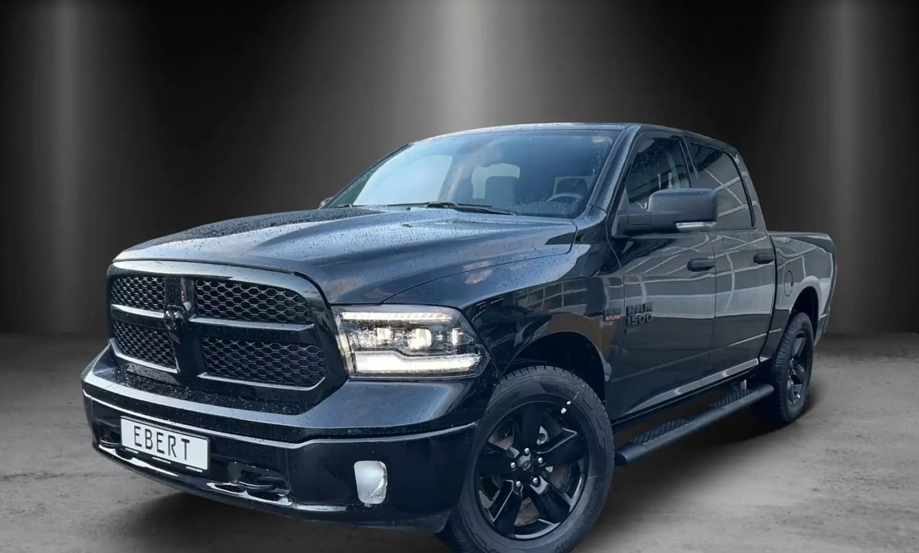 RAM 1500 Crew Cab Classic Black LPG/LED/AHK 3500