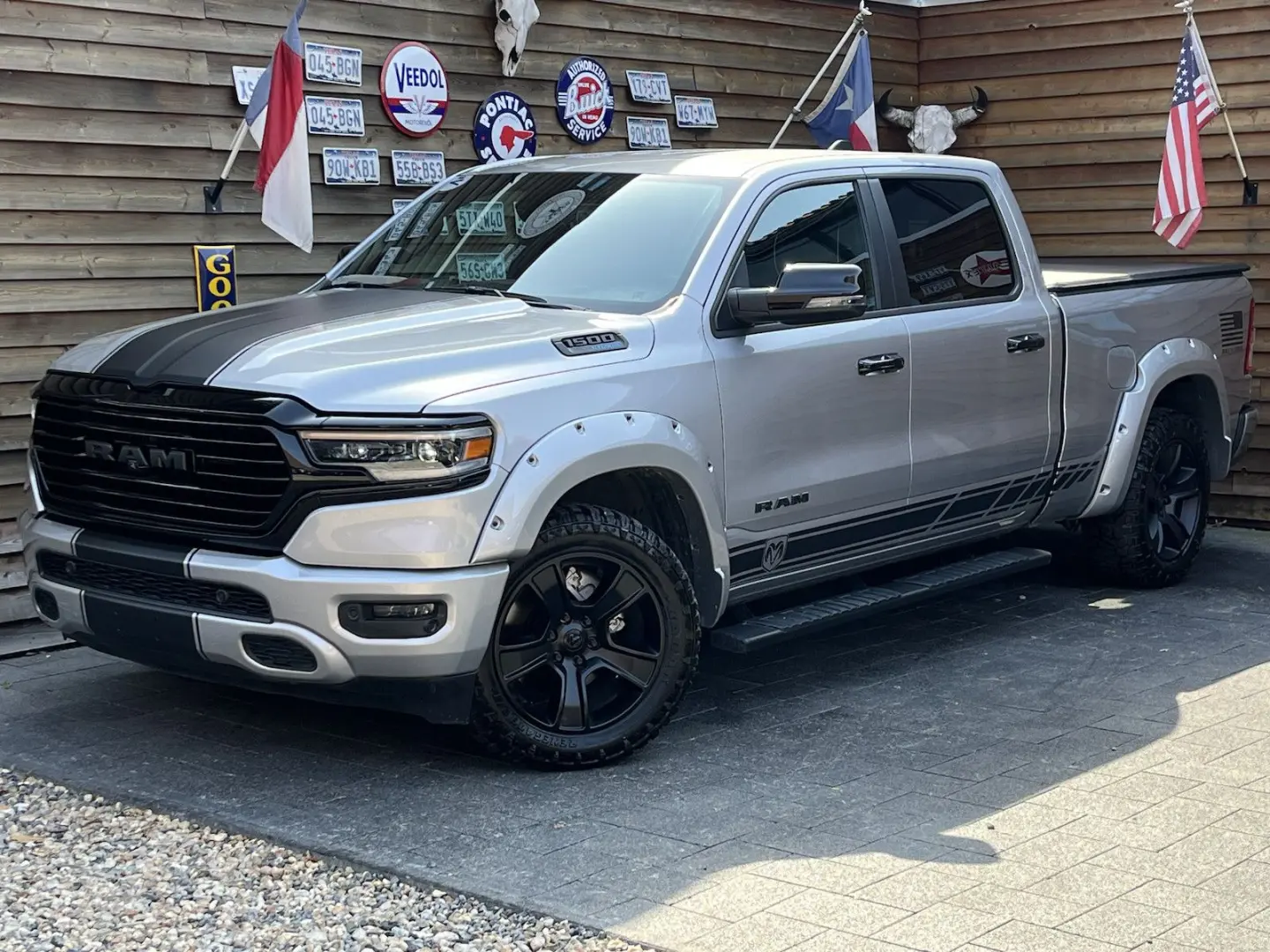 RAM 1500 BTS Night Edition 5,7 4x4 AHK LPG