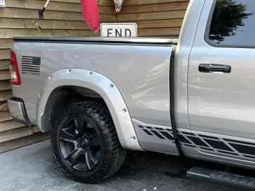 RAM 1500 BTS Night Edition 5,7 4x4 AHK LPG