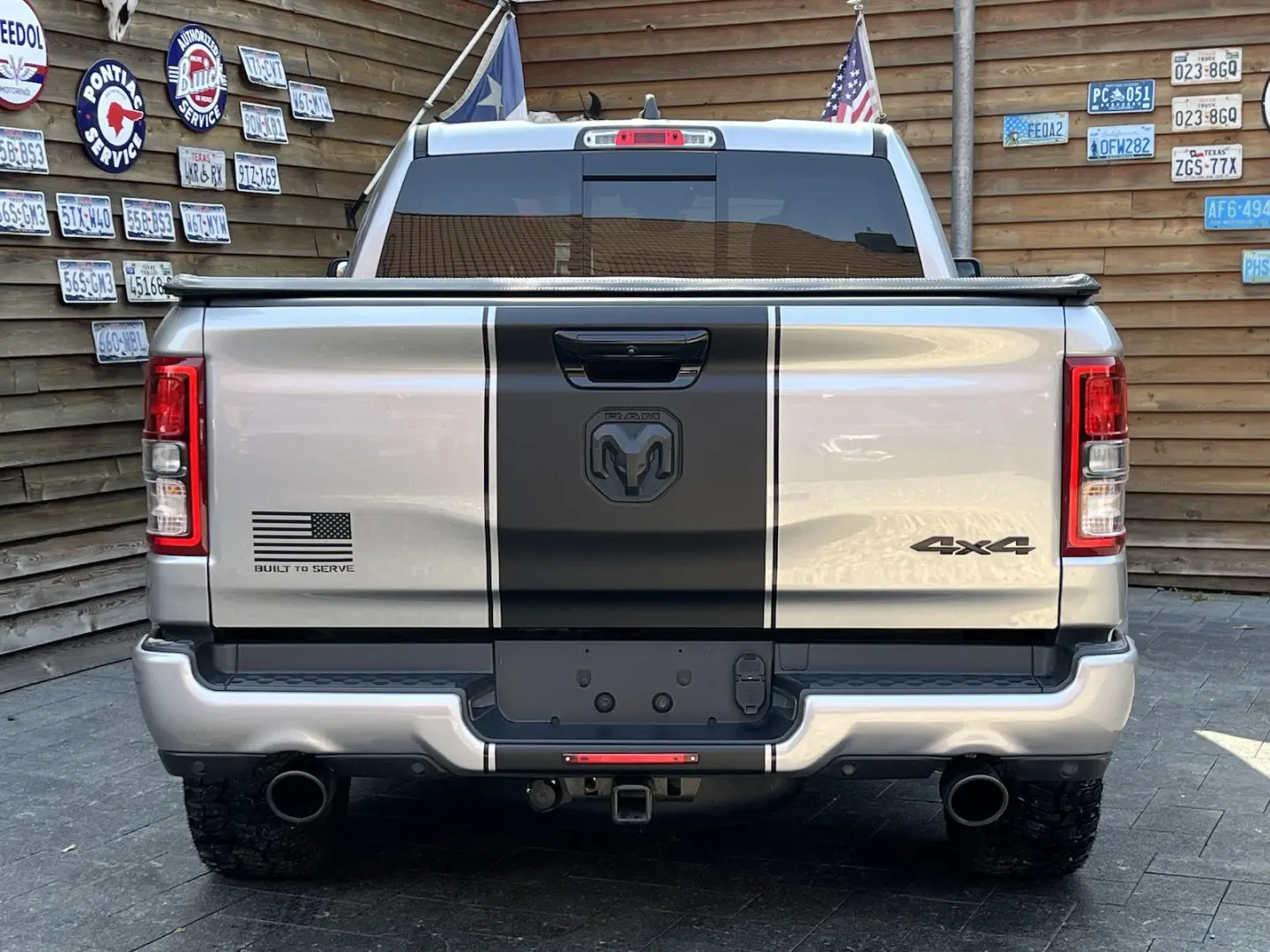 RAM 1500 BTS Night Edition 5,7 4x4 AHK LPG