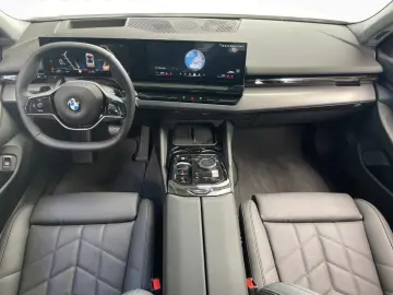 BMW 520d xDrive  HUD Memory