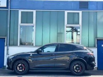 Stelvio Quadrifoglio Q4 NAVI KAMERA ALU SITZH