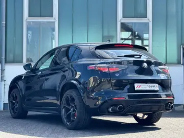 Stelvio Quadrifoglio Q4 NAVI KAMERA ALU SITZH