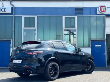 Stelvio Quadrifoglio Q4 NAVI KAMERA ALU SITZH