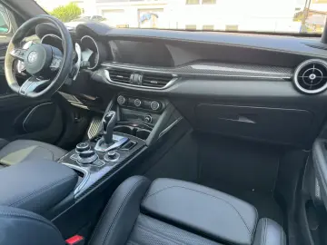 Stelvio Quadrifoglio Q4 NAVI KAMERA ALU SITZH