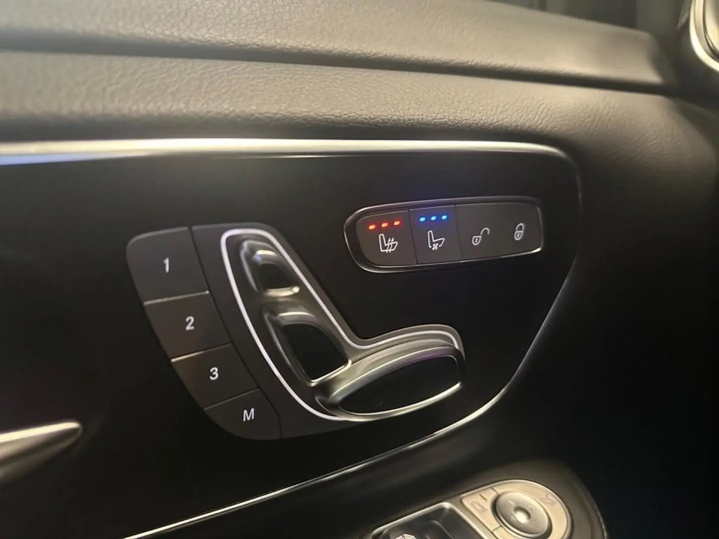 V 300 d AVANTGARDE Lang AHK KAM STH SHZ AIRMATIC