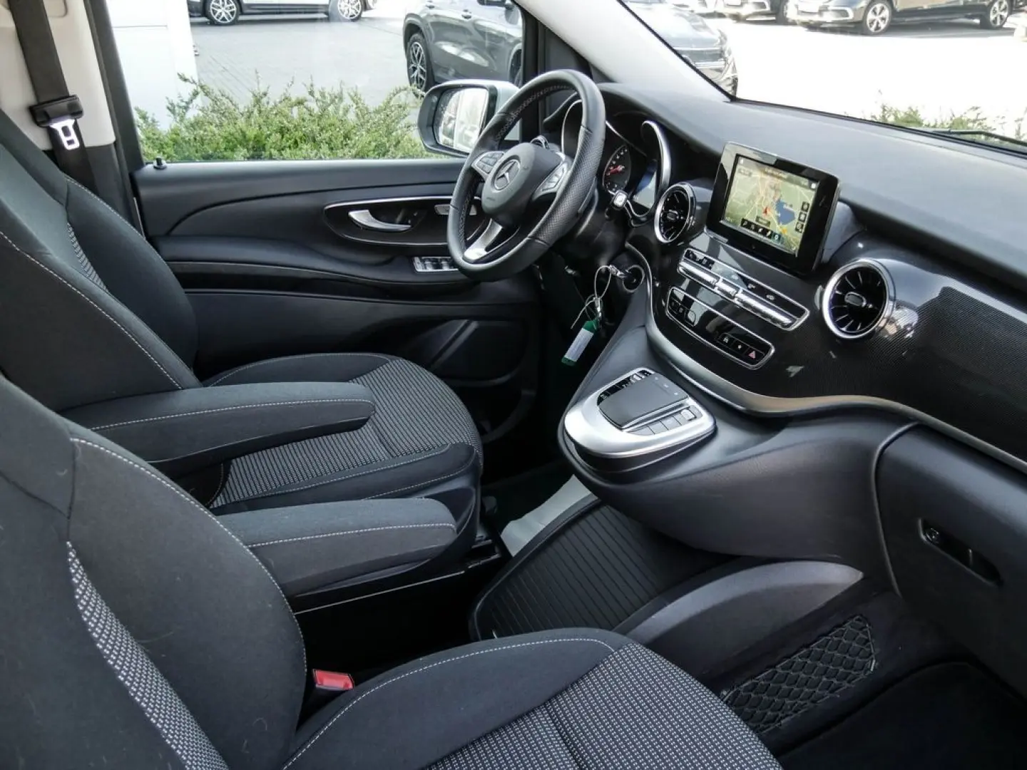 V220 d Edition extralang XL  KAM AHK KEYL TOTW