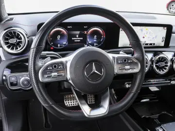 CLA 250 e AMG Multibeam Kamera Ambiente MBUX