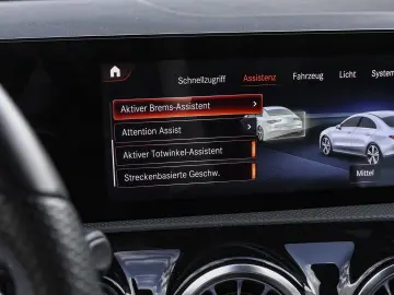 CLA 250 e AMG Multibeam Kamera Ambiente MBUX