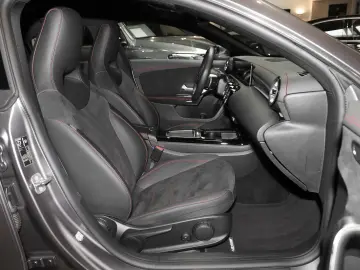 CLA 180 AMG-Line Keyless-Go Kamera Ambiente LED