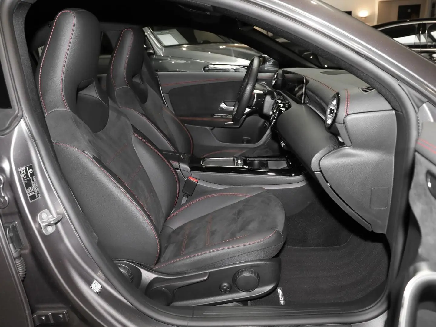 CLA 180 AMG-Line Keyless-Go Kamera Ambiente LED