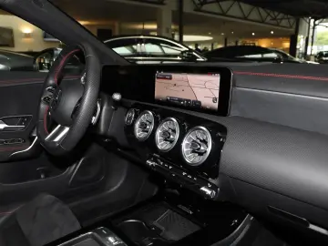 CLA 180 AMG-Line Keyless-Go Kamera Ambiente LED