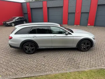 E 220d 4Matic All-Terrain LEDER AMG-Felgen Night