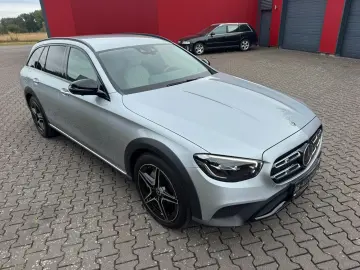 E 220d 4Matic All-Terrain LEDER AMG-Felgen Night