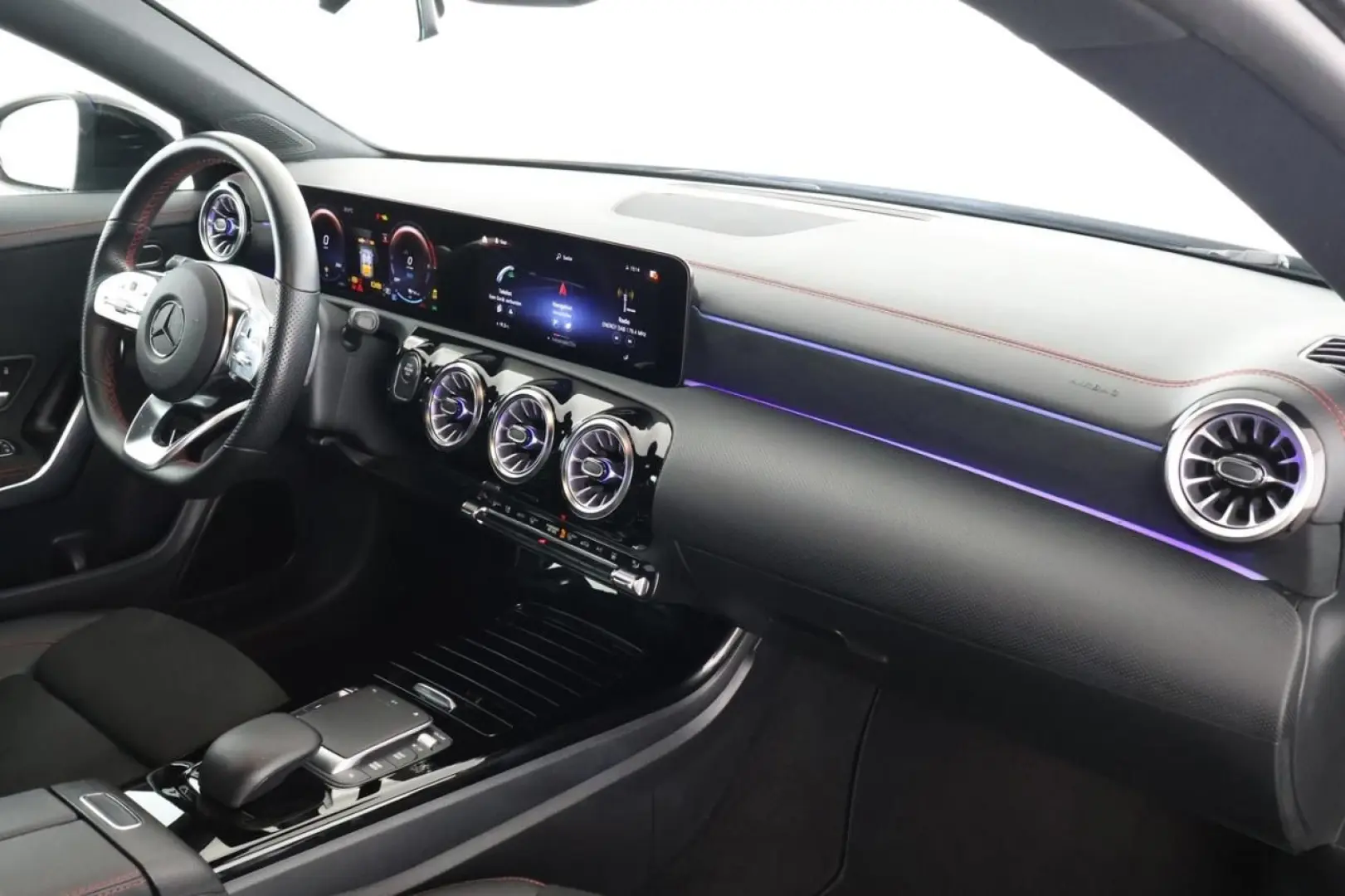 CLA 250 e AMG Night Pano MBUX SHZ LED AUT LMF