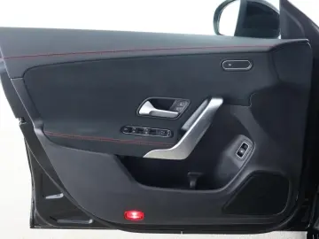 CLA 250 e AMG Night Pano MBUX SHZ LED AUT LMF