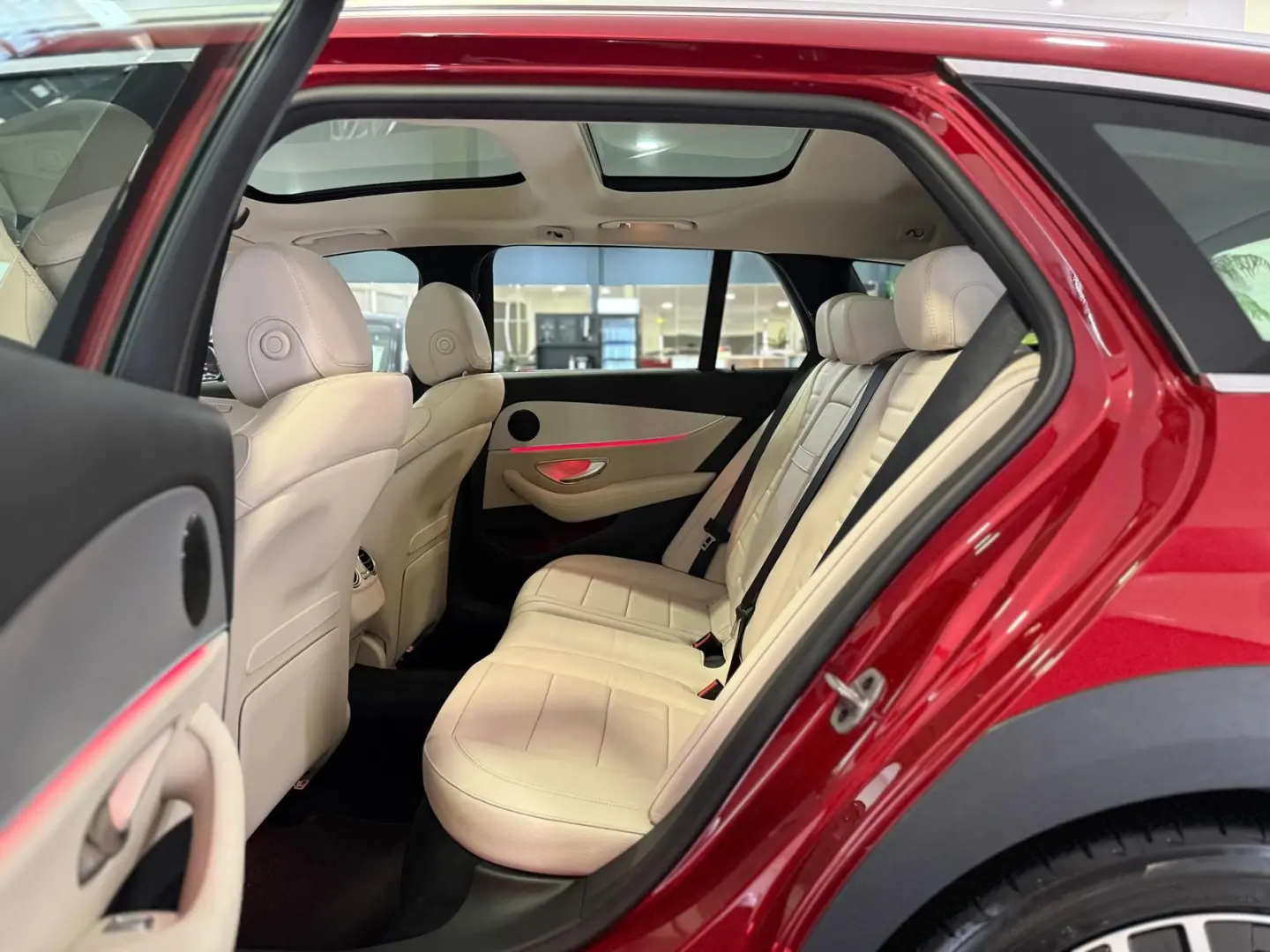 E 220 d T All-Terrain*AIR*PANO*KAM*HUD*DIST*AHK*