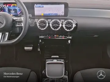 CLA 200 AMG Kamera LED KEYLESS Ambiente 18