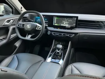 HS PHEV Luxury