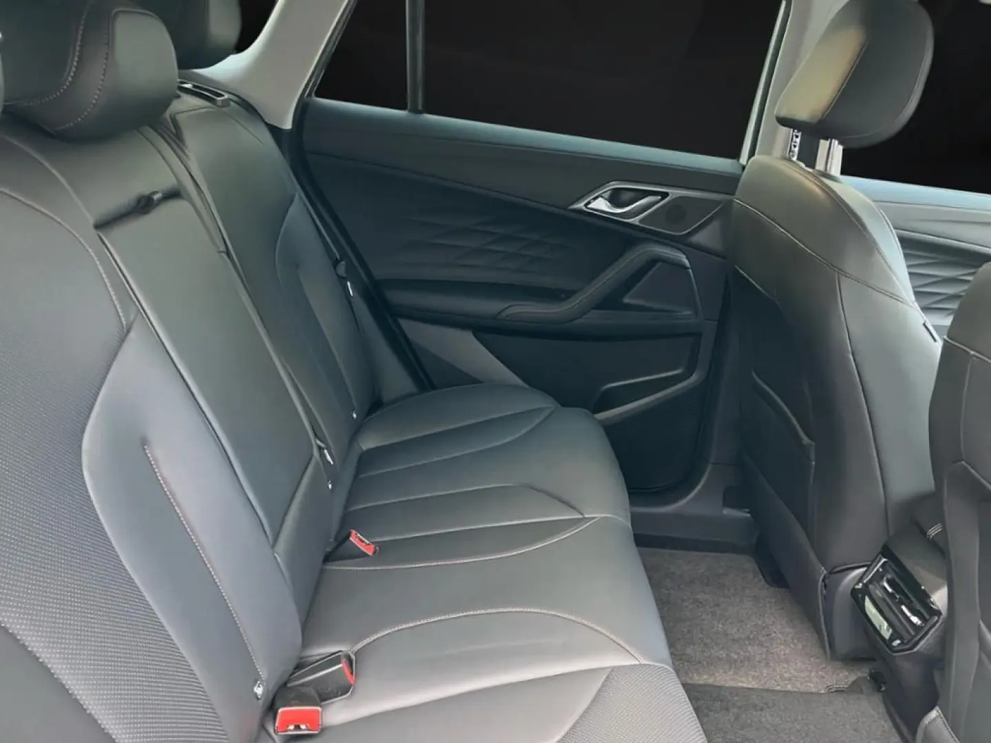 HS PHEV Luxury