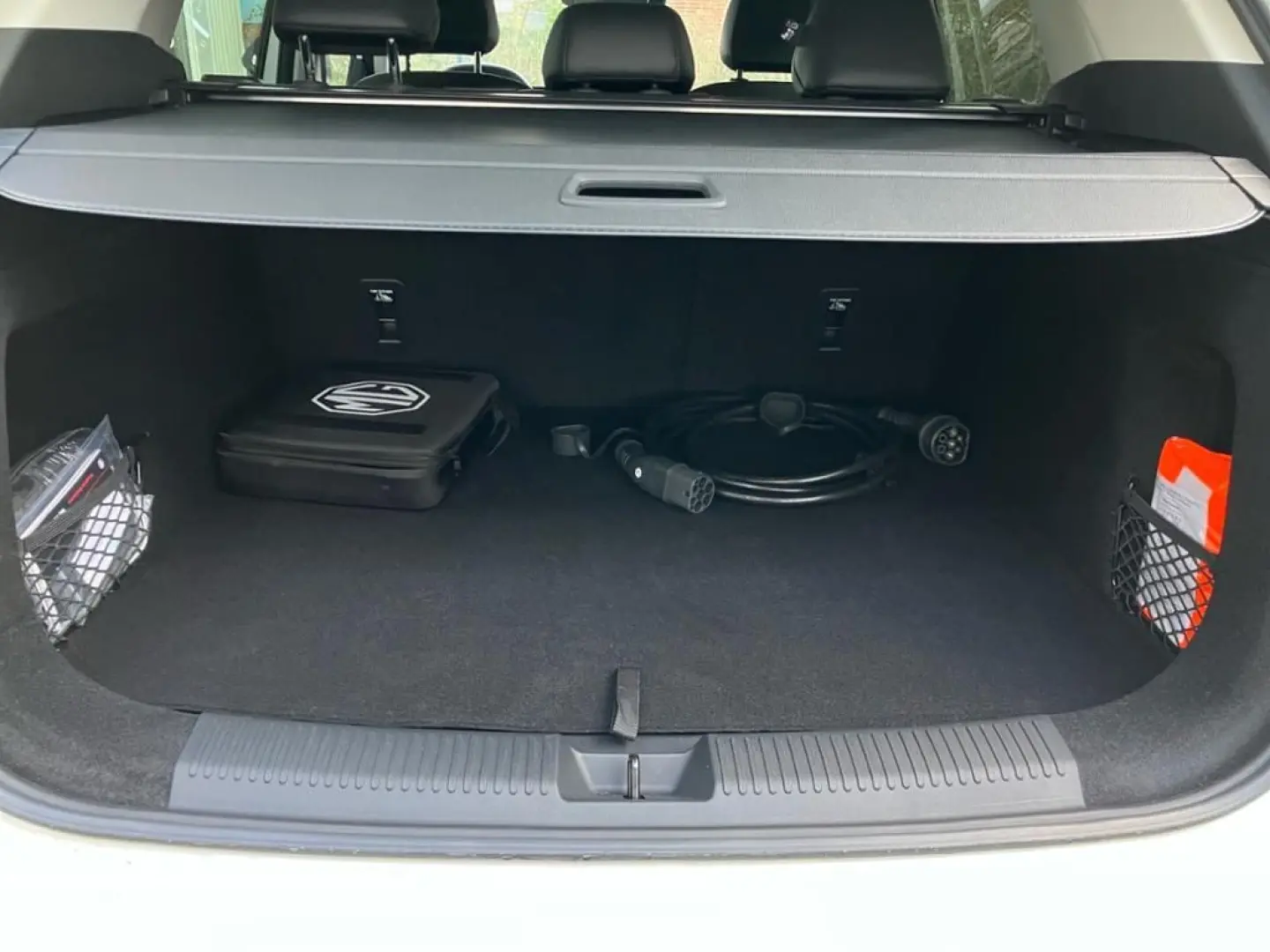 HS PHEV Luxury