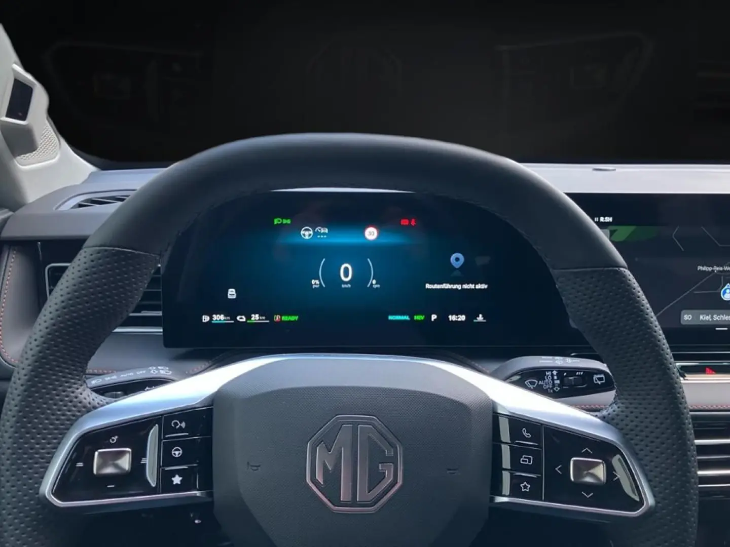 HS PHEV Luxury