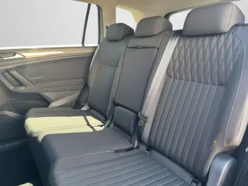 Tiguan Allspace LIFE 1.5 TSI DSG 7SITZER NAVI AH