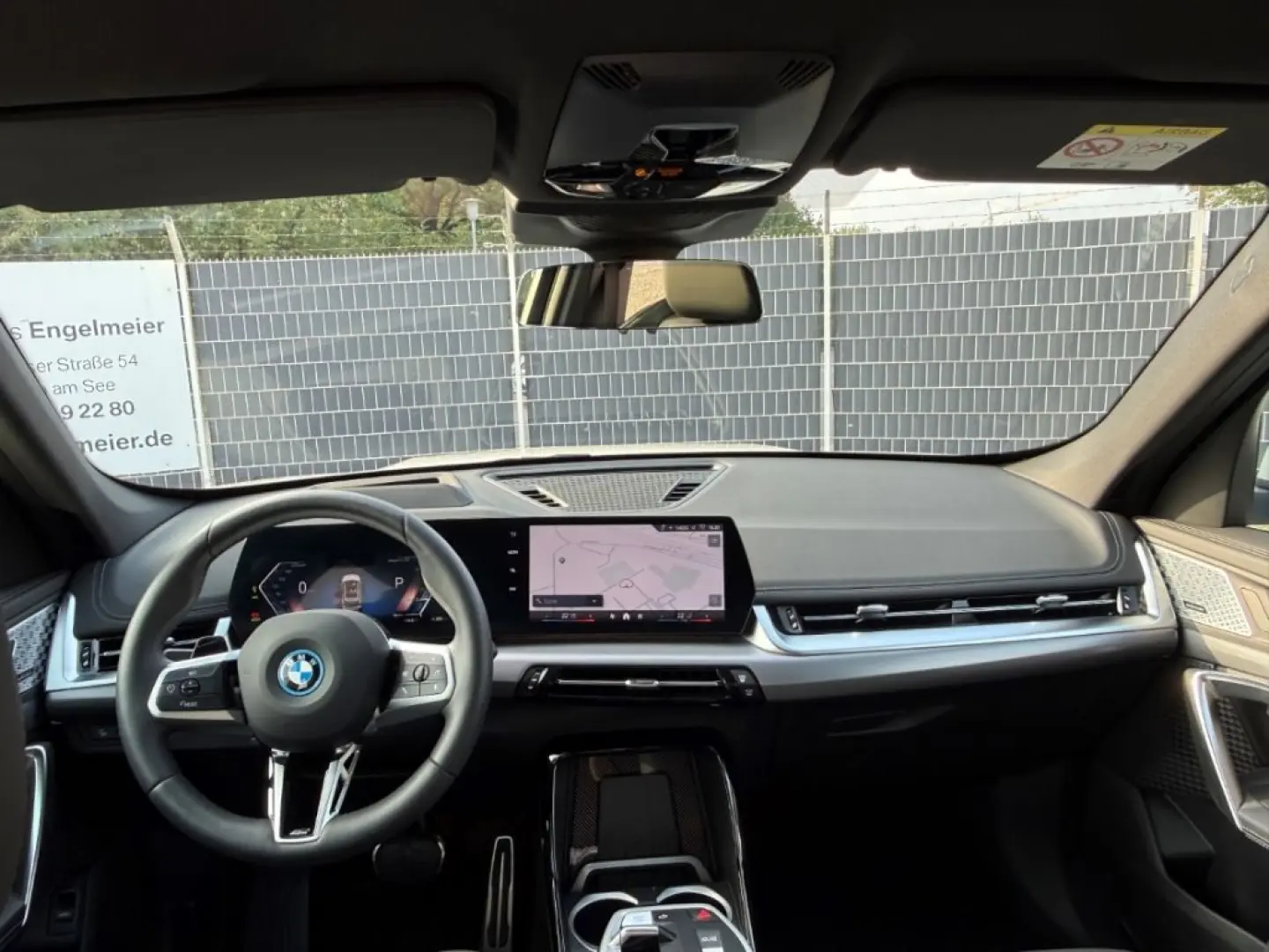 iX1 xDrive30 M Sport AHK eSitze Head-Up 360Kamer