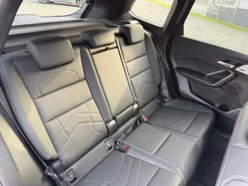 iX1 xDrive30 M Sport AHK eSitze Head-Up 360Kamer