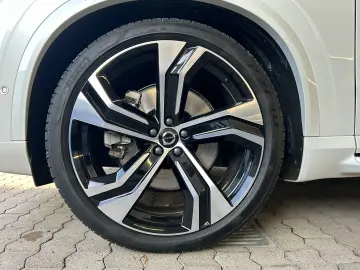 XC90 Ultimate Dark Recharge Plug-In Hybrid AWD T