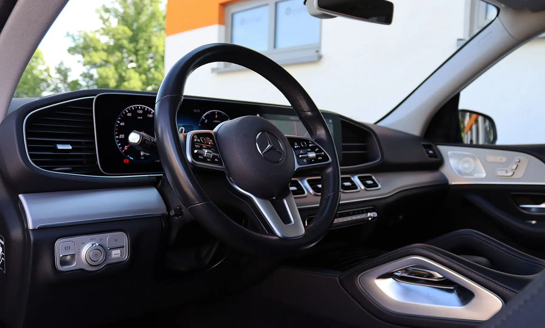GLE 400 d 4M AMG DISTRO+PANO+KAMERA+STANDHZG+AHK