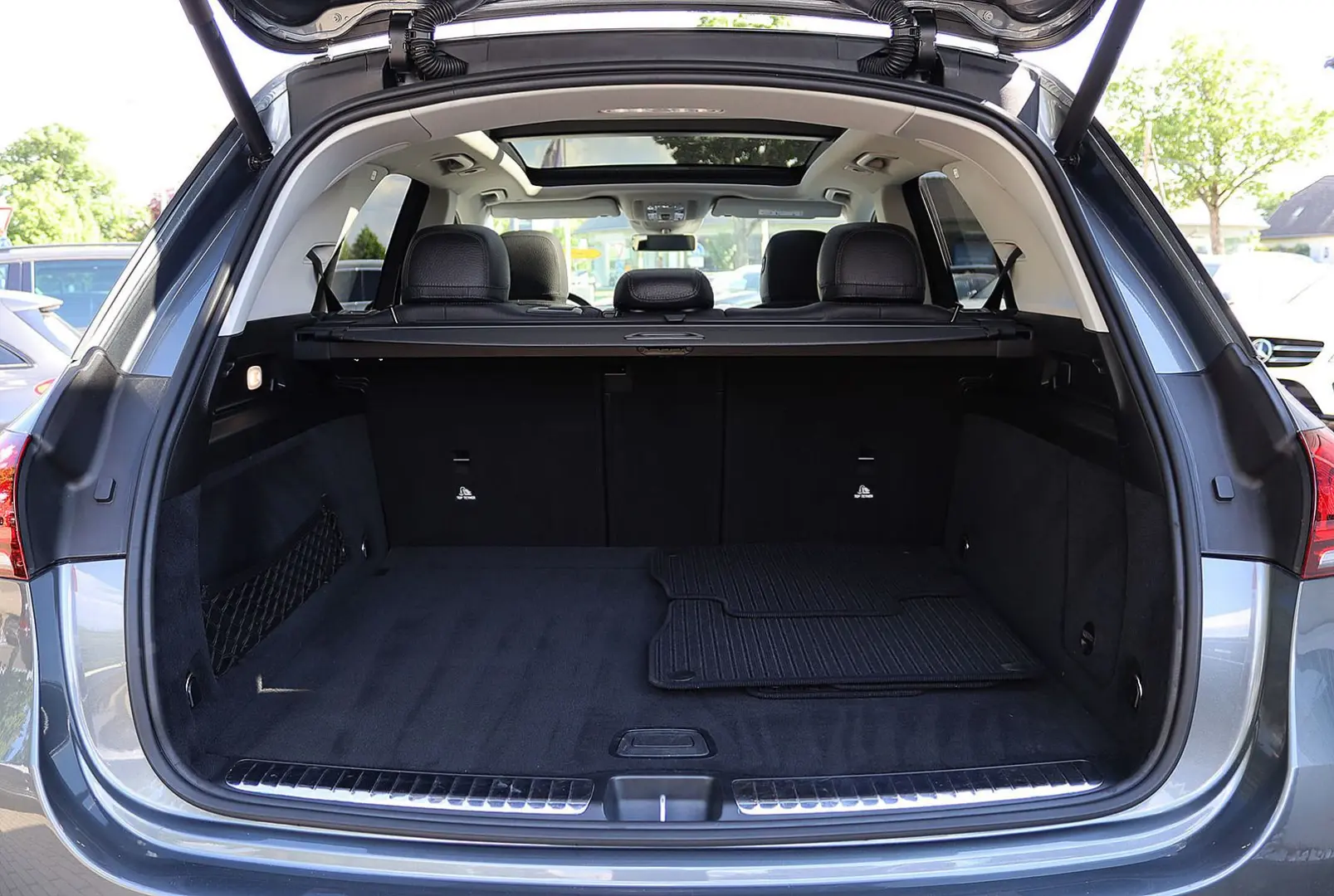 GLE 400 d 4M AMG DISTRO+PANO+KAMERA+STANDHZG+AHK