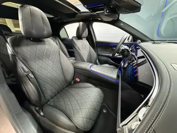 Mercedes-Benz E 300 de 4M AMG DIG. LIGHT/AHK/Pano