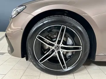 Mercedes-Benz E 300 de 4M AMG DIG. LIGHT/AHK/Pano