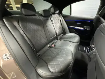 Mercedes-Benz E 300 de 4M AMG DIG. LIGHT/AHK/Pano
