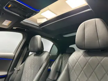 Mercedes-Benz E 300 de 4M AMG DIG. LIGHT/AHK/Pano