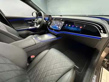 Mercedes-Benz E 300 de 4M AMG DIG. LIGHT/AHK/Pano